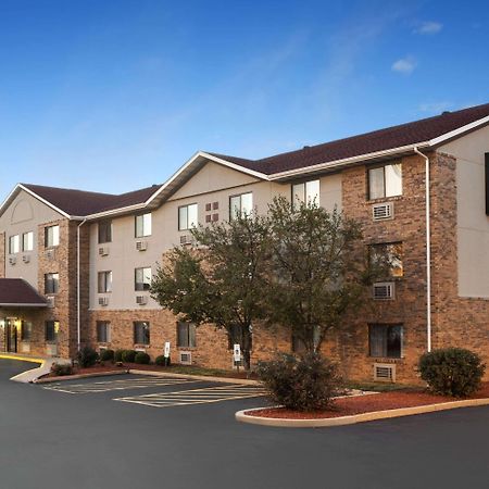 Super 8 By Wyndham Fairview Heights-St. Louis Exterior foto